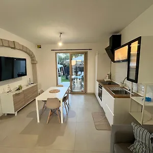 Dom wakacyjny Doria House 1